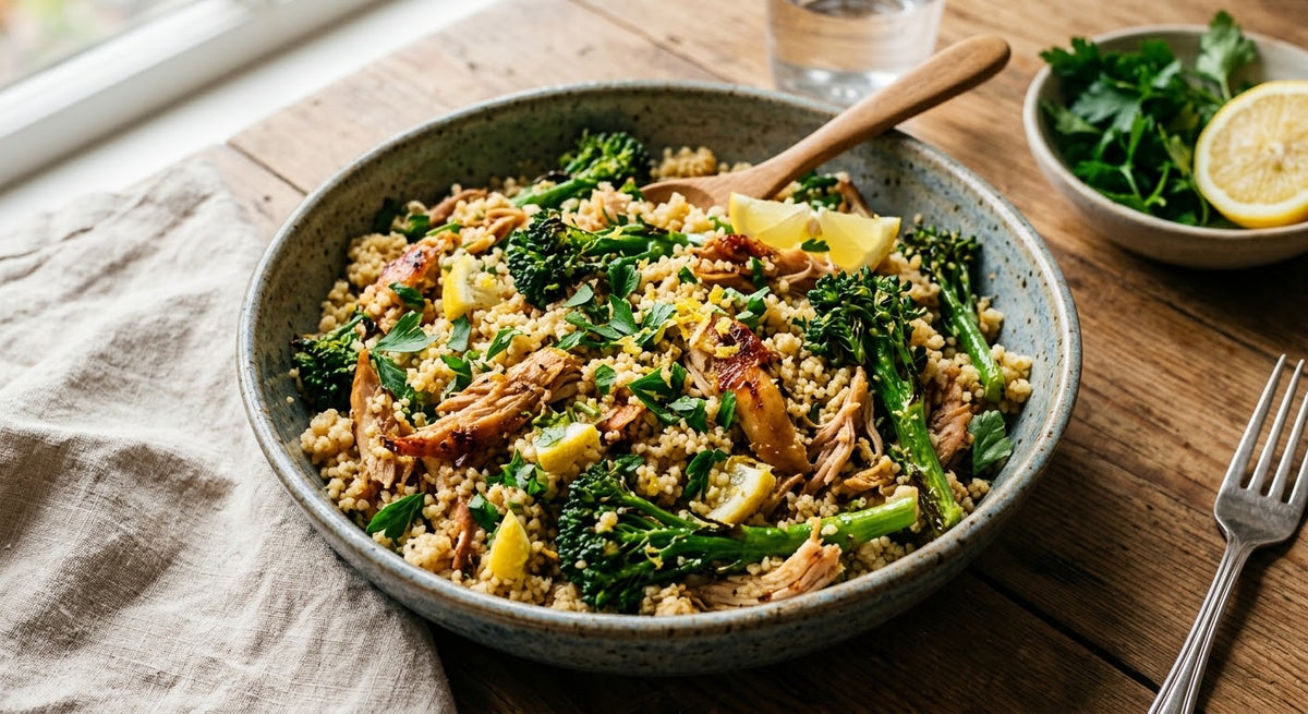 Cous cous con galletto al forno sfilacciato e broccoli aromatizzato al limone e prezzemolo