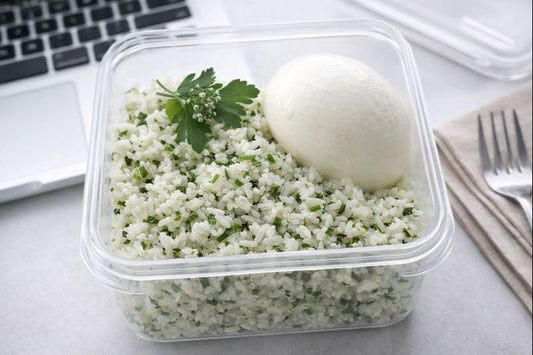 Schiscetta con riso aromatizzato, verdure del giorno e mozzarella