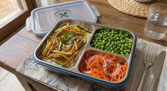 Spaghetti di riso, verdure del giorno e piselli.