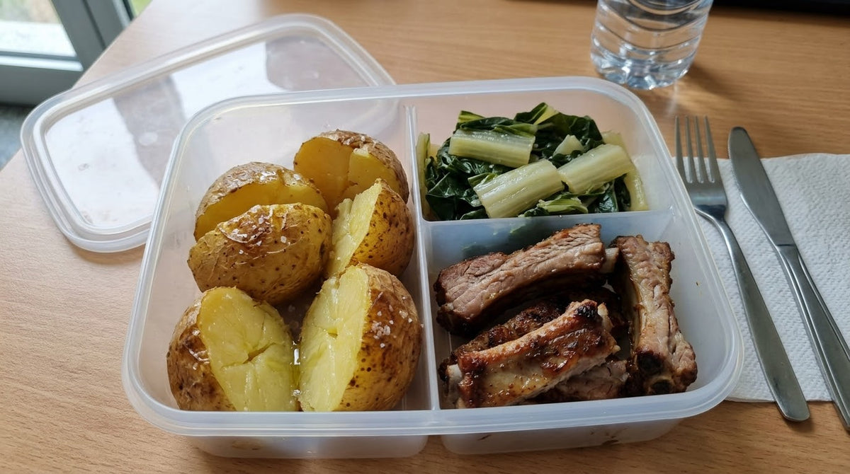 Jacket potatoes, verdura del giorno e ribs di maiale