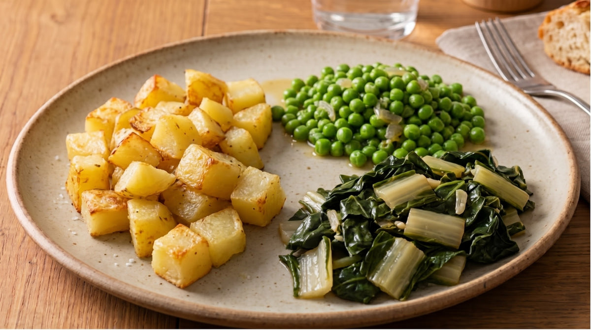 Patate, verdure del giorno e piselli.
