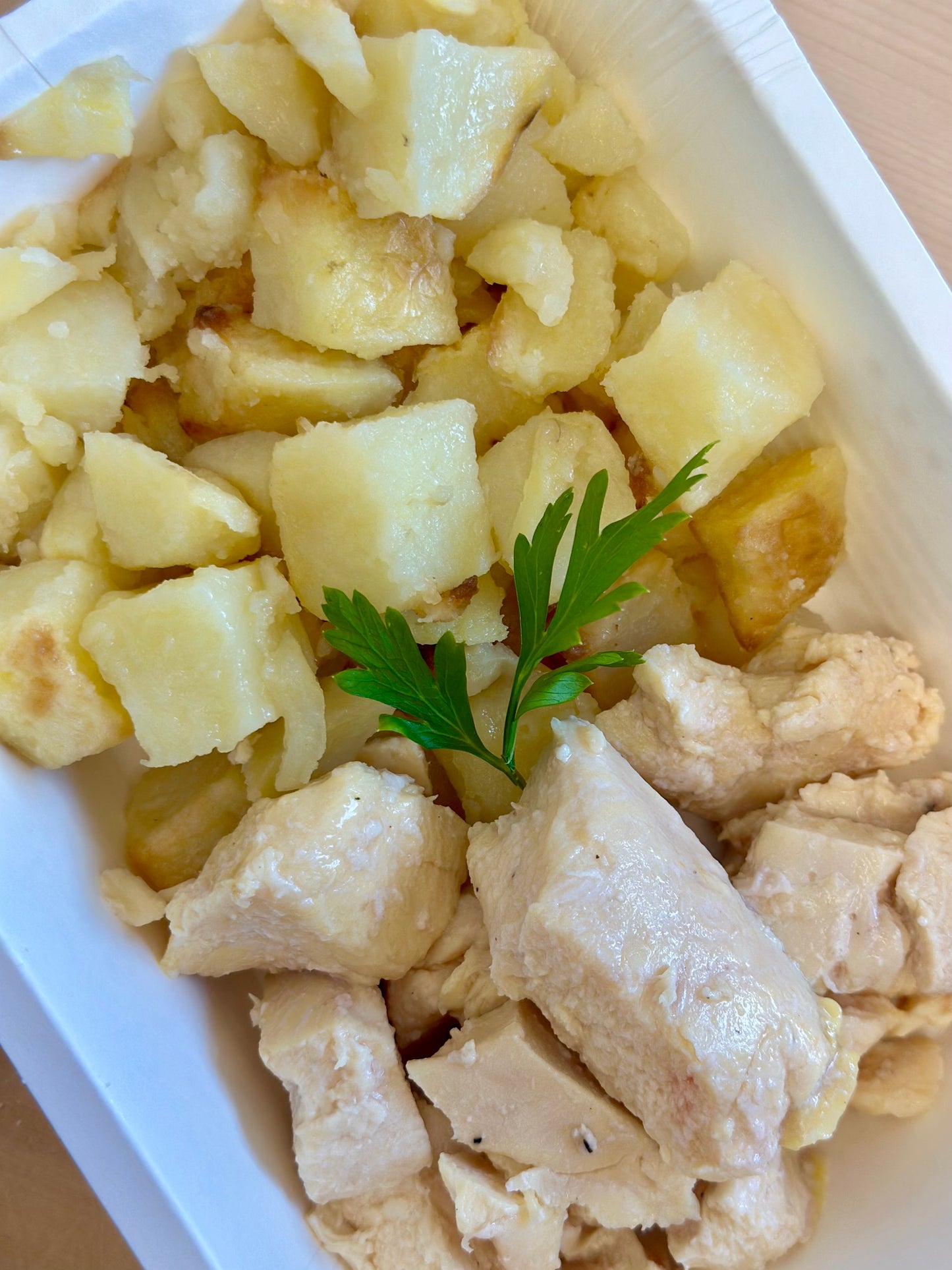 Schiscetta con patate, julienne e il nostro pollo cotto a bassa temperatura